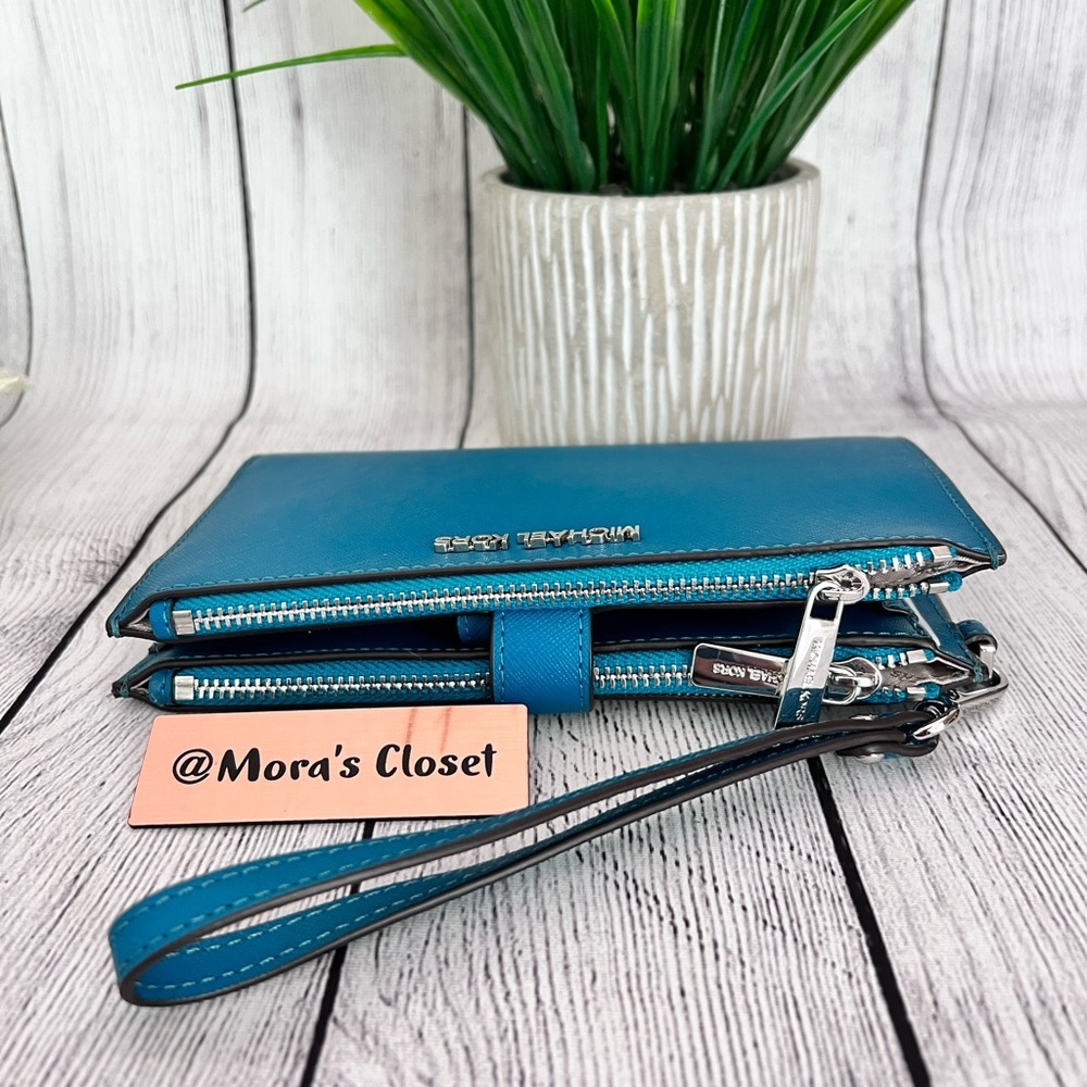 Michael Kors Double Zip Wallet/Wristlet - Picture 7 of 10